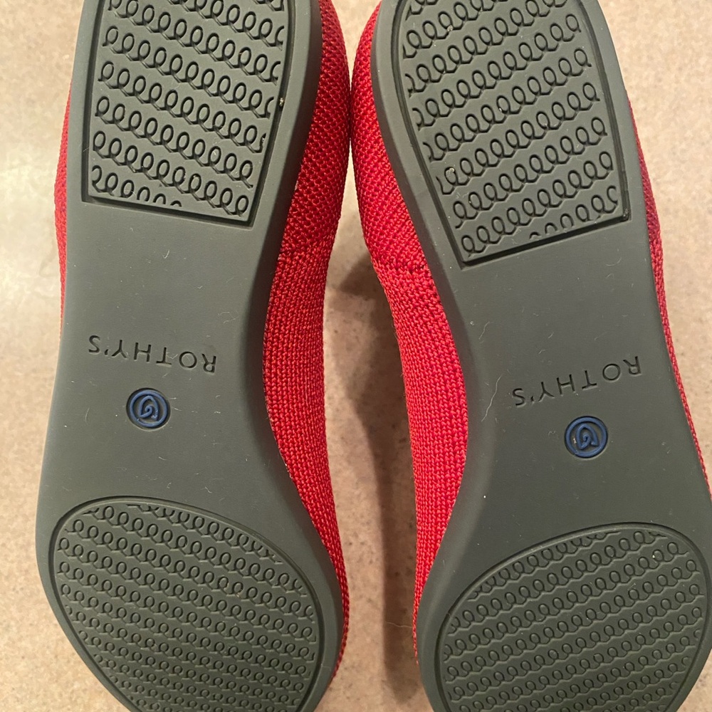 Rothy’s The Point, True Red, Size 6. Excellent used condition. - Picture 3 of 9